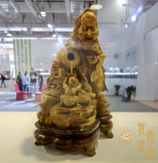 木雕刻出中國(guó)傳統(tǒng)工藝匠心獨(dú)運(yùn)
